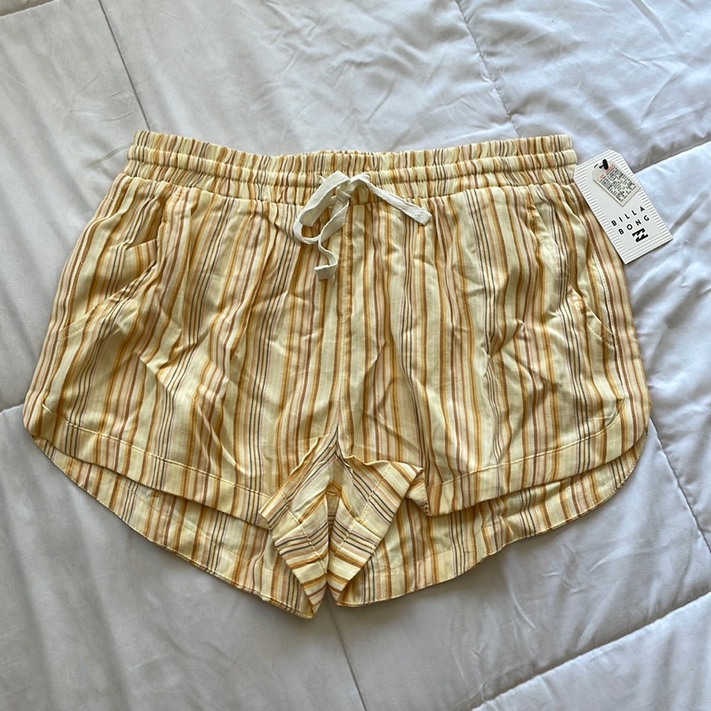 NWT Billabong Road Trippin’ Shorts - Pineapple